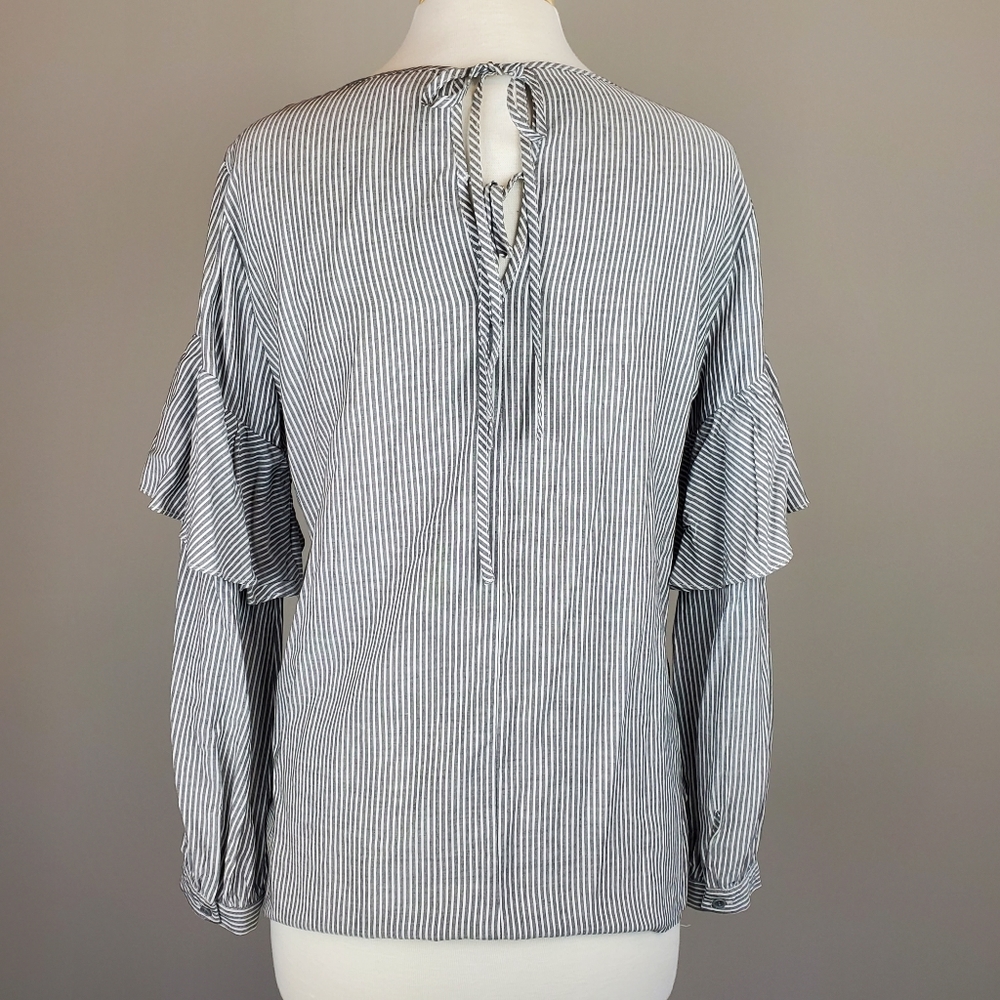 Pleione Grey & White Ruffle Sleeve Top - Picture 4 of 7